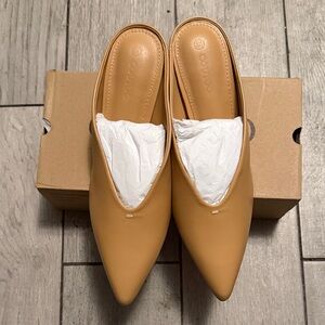 Tan Women's Mules with kitten heel